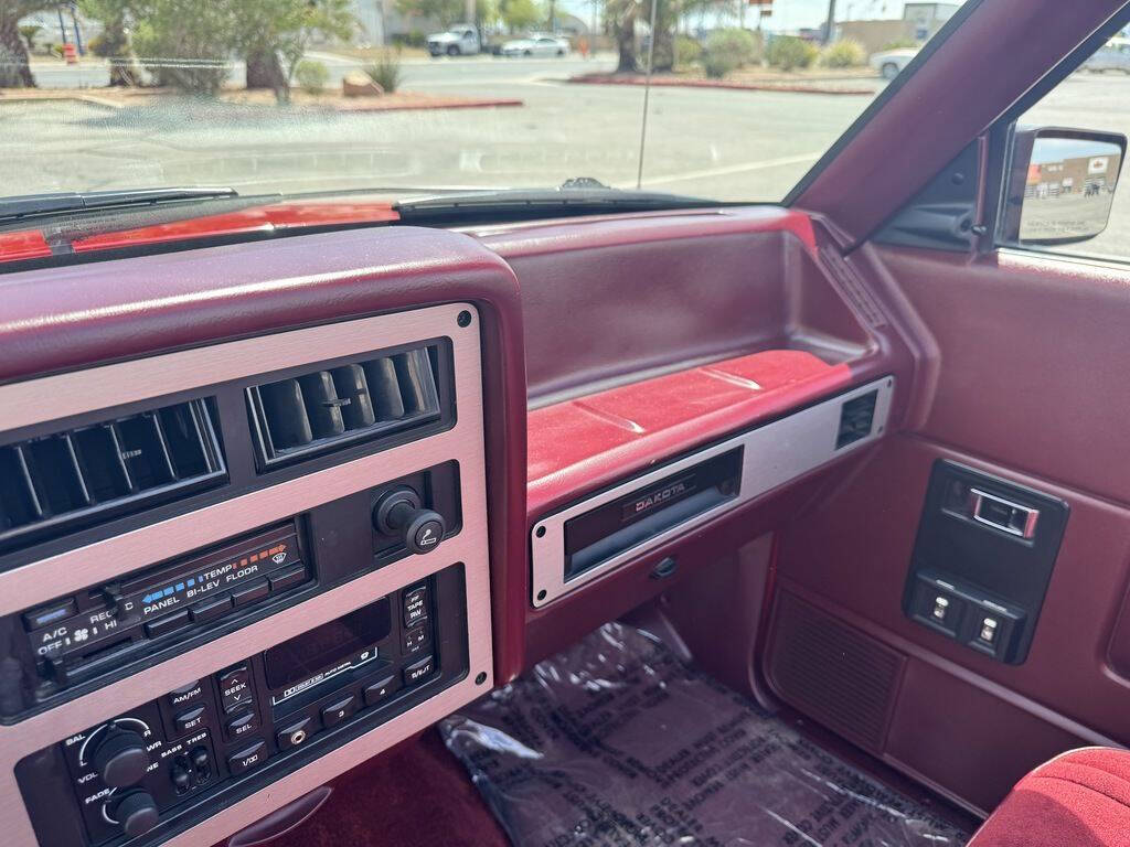 1989 Dodge Dakota 17