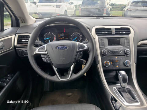 2016 Ford Fusion SE