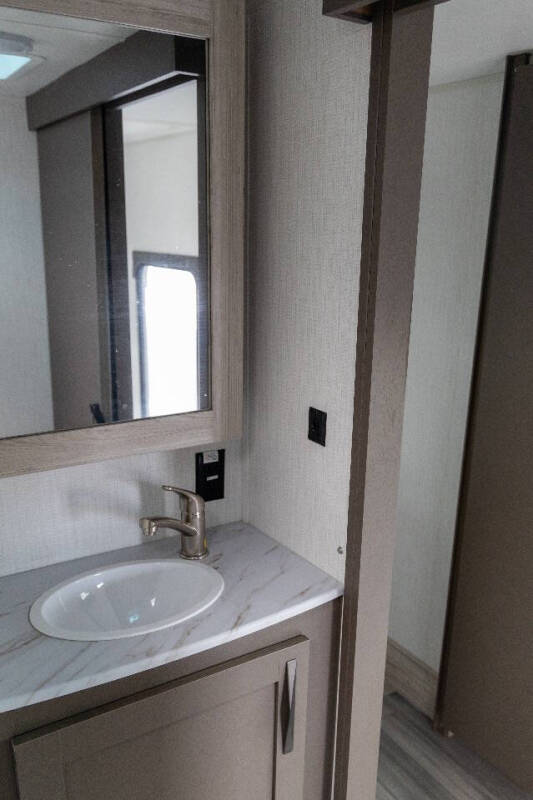 2024 Cruiser RV E-25RK Essence