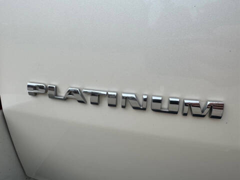 2013 Cadillac Escalade Platinum Edition