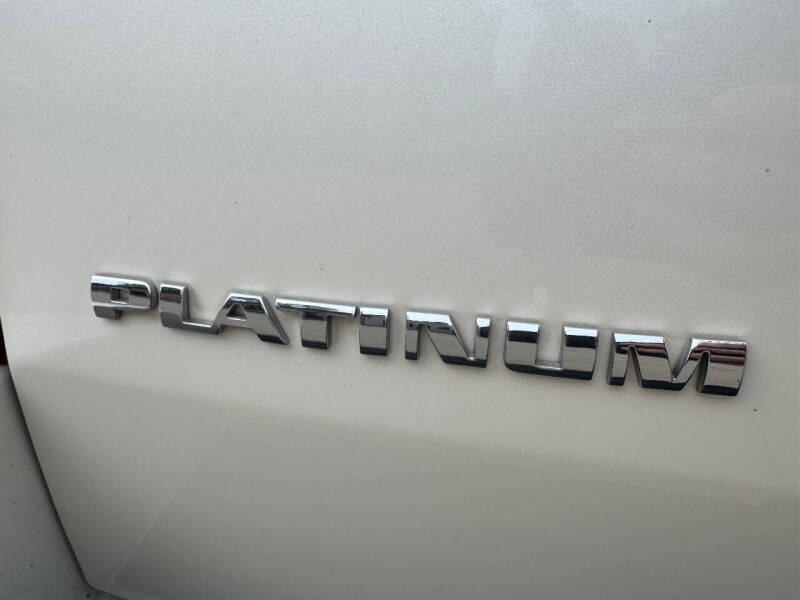 2013 Cadillac Escalade Platinum Edition