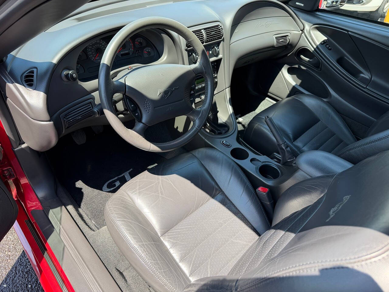 2001 Ford Mustang 5