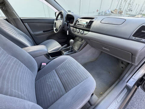 2005 Toyota Camry Standard