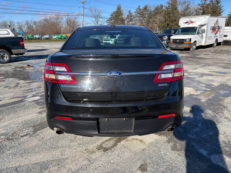 2015 Ford Taurus SEL