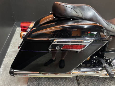 2014 Harley-Davidson FLD - Dyna Switchback