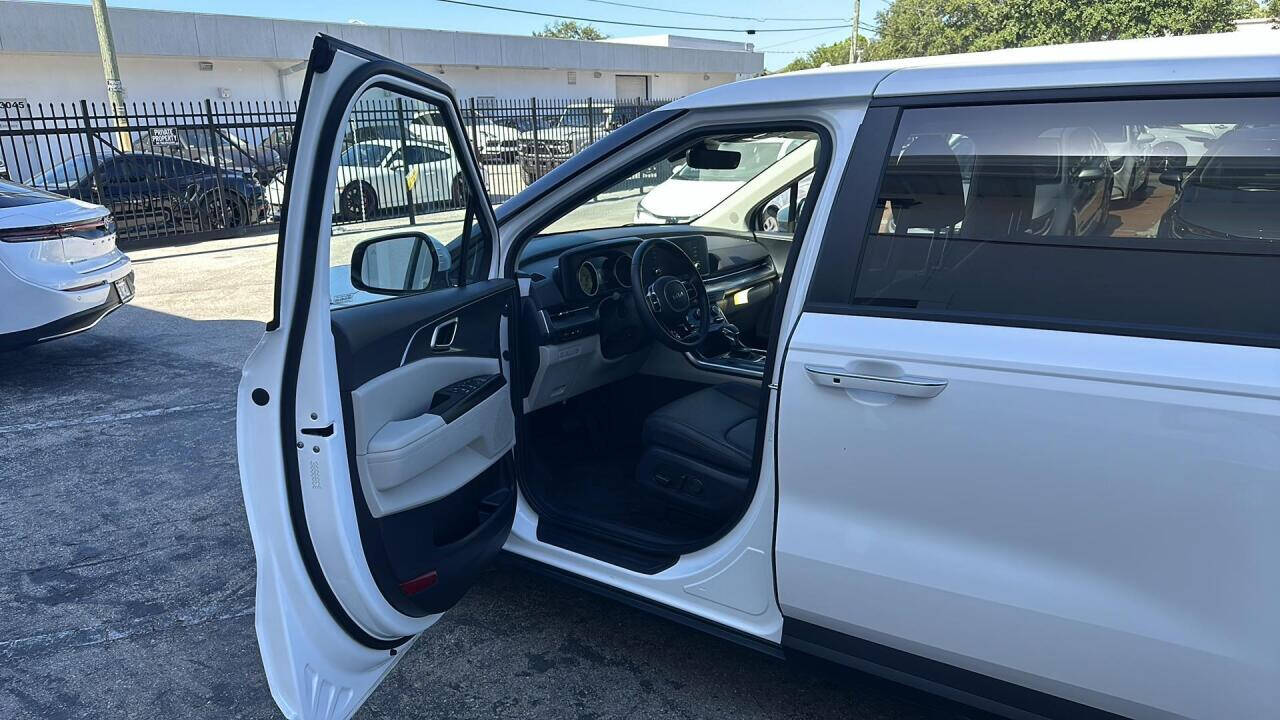 2024 Kia Carnival for sale at The Rock Fleet MGMT LLC in Naples, FL