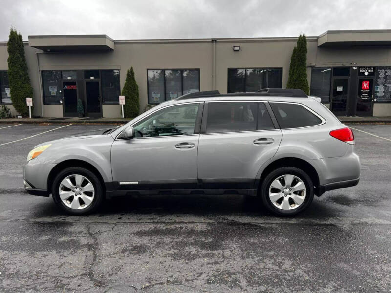 2010 Subaru Outback I Premium photo 4