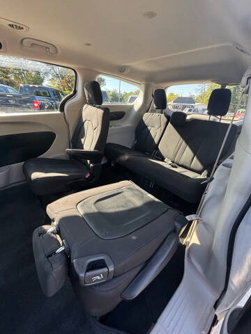 2017 Chrysler Pacifica LX