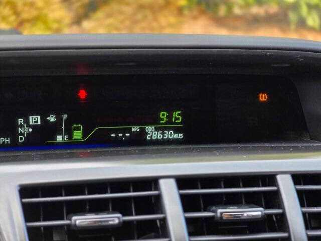 2013 Toyota Prius v Five