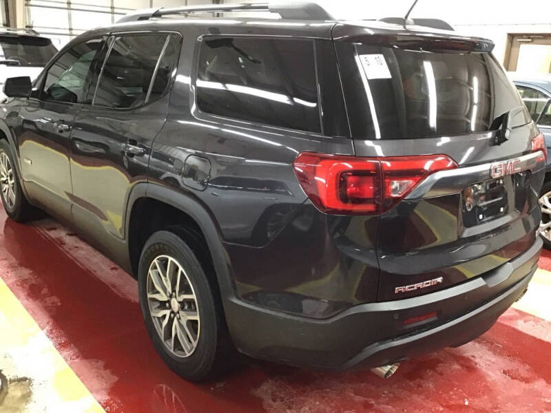 2017 GMC Acadia SLE-2