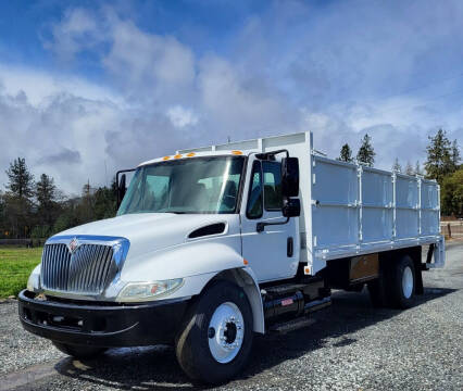 2004 International 4700 Flatbed for sale at CPMTRUCKSALES.COM in Central Point OR