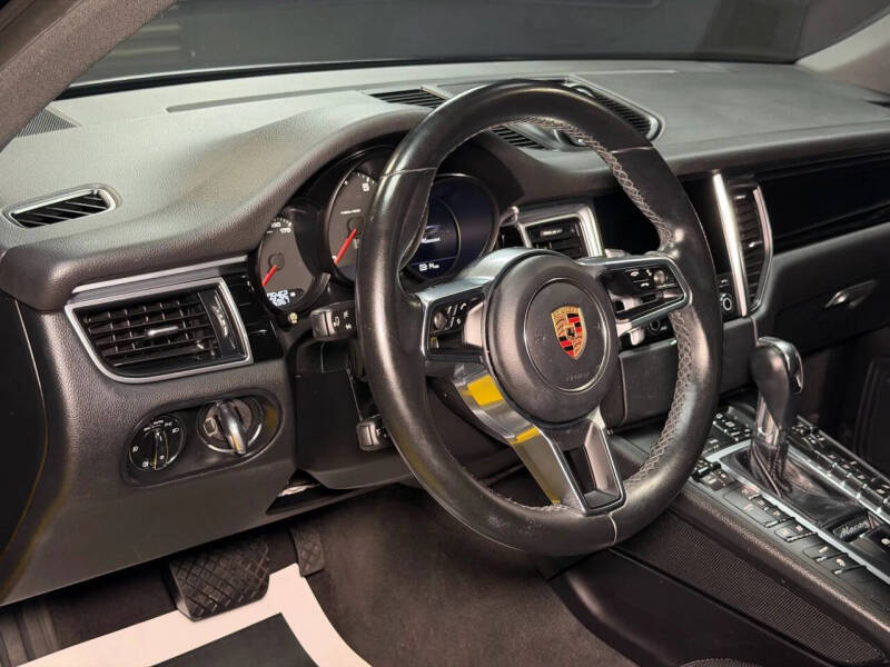 2018 Porsche Macan