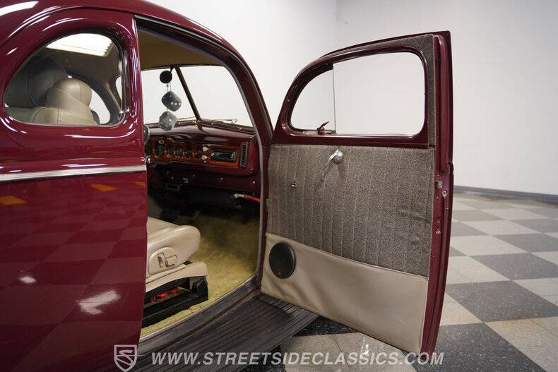 1940 Ford Deluxe