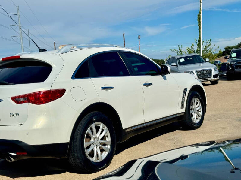 2011 Infiniti FX35