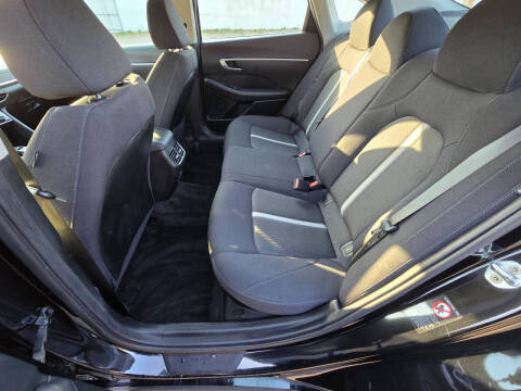 2022 Hyundai Sonata Hybrid Blue