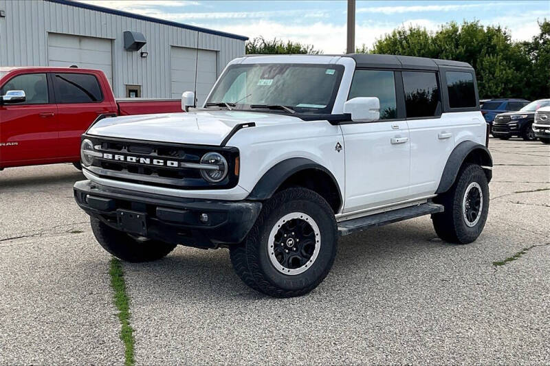 Used 2022 Ford Bronco 4-Door Outer Banks with VIN 1FMEE5DP8NLB82060 for sale in Montevideo, Minnesota
