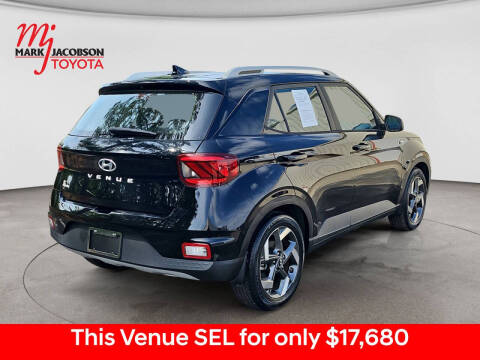 2022 Hyundai Venue SEL