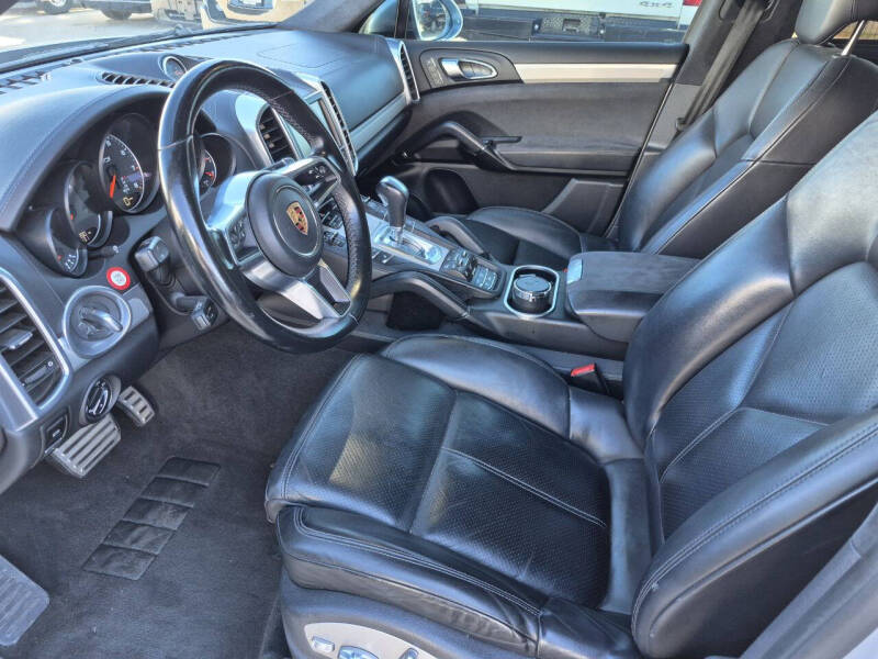 2016 Porsche Cayenne GTS