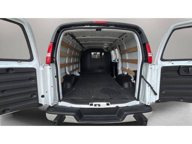 2024 GMC Savana 2500
