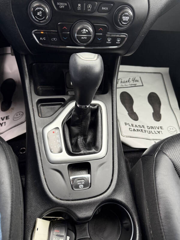 2017 Jeep Cherokee Overland