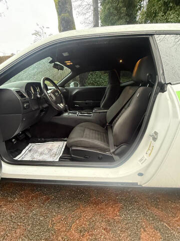 2014 Dodge Challenger SXT