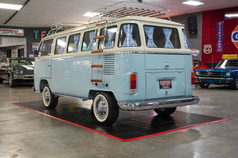 1976 Volkswagen Type 2 Westfalia Camper Bus