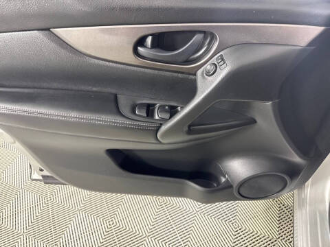 2017 Nissan Rogue Sport SV