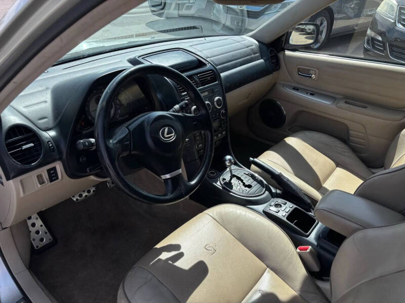 2004 Lexus IS 300