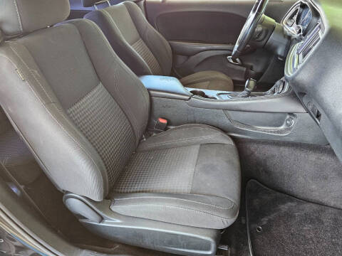 2018 Dodge Challenger SXT Plus