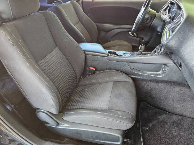 2018 Dodge Challenger SXT Plus