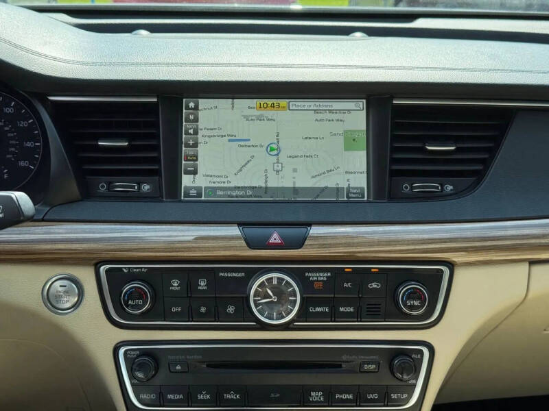 2017 Kia Cadenza Premium