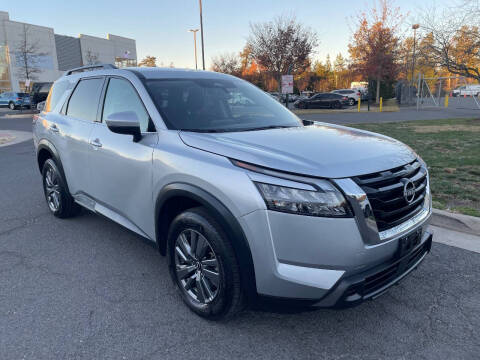 2025 Nissan Pathfinder SV