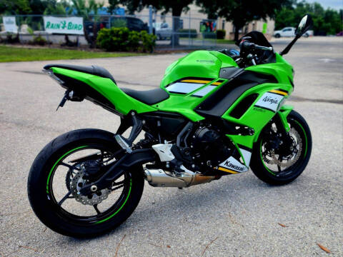 2025 Kawasaki EX650 ABS
