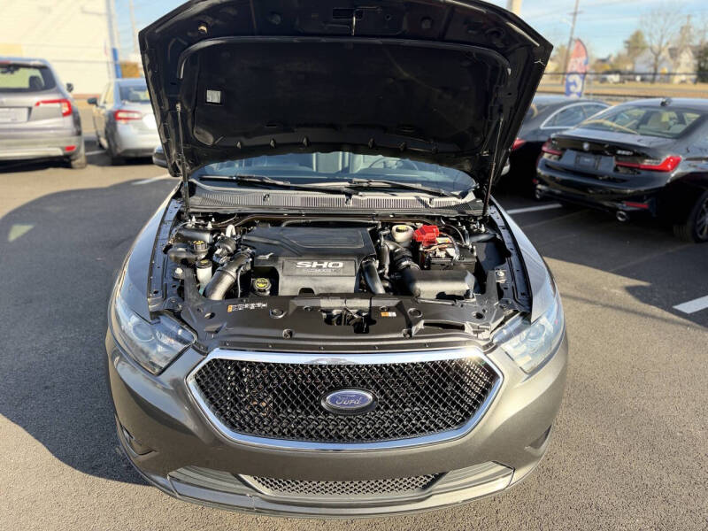 2016 Ford Taurus SHO