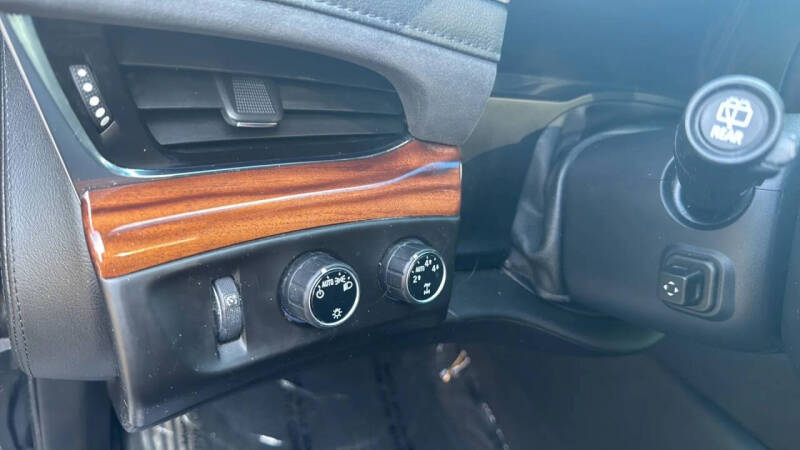 2015 Cadillac Escalade Luxury