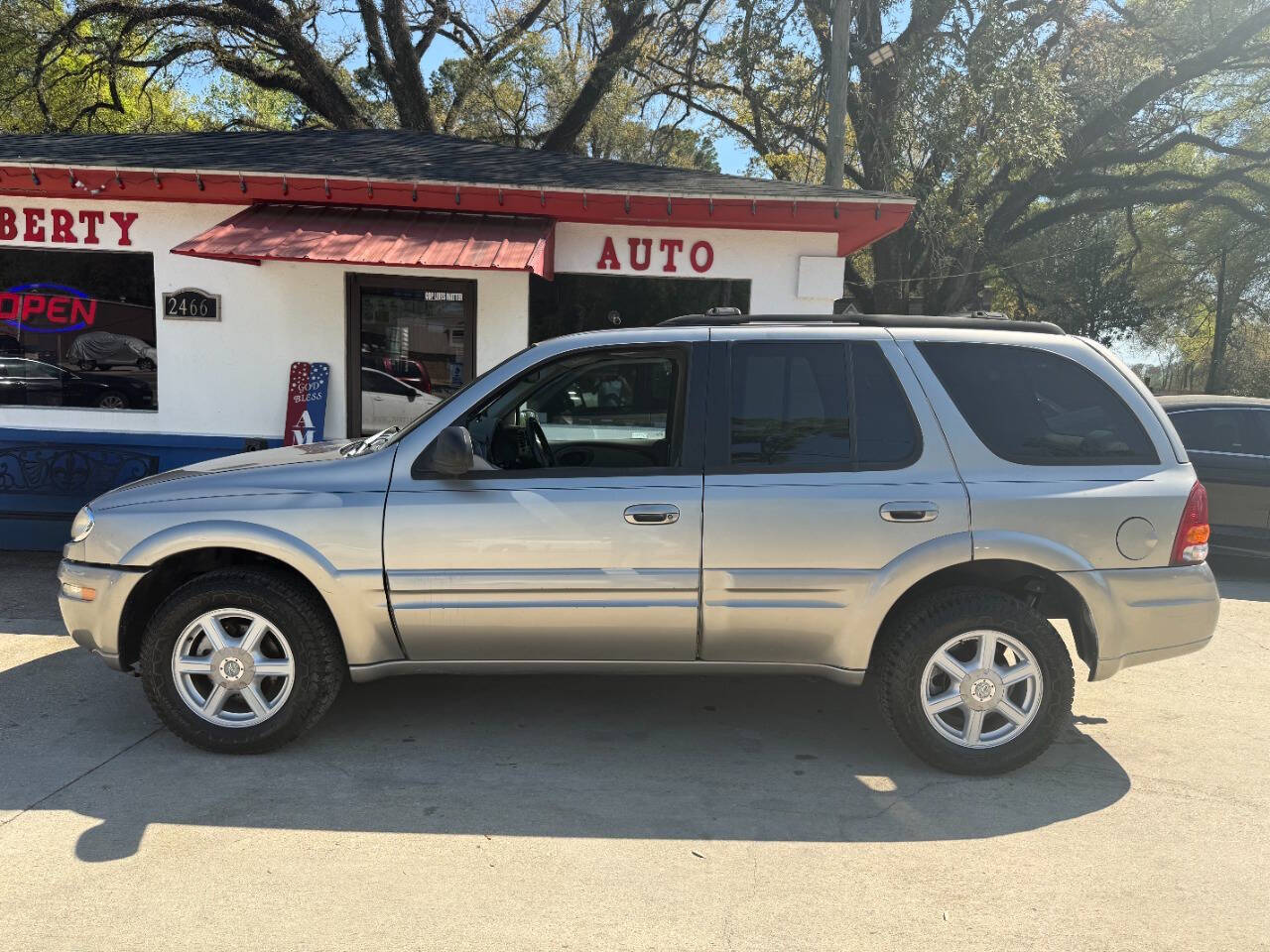Champagne 2002 Oldsmobile Bravada Base 2WD 4dr SUV 2