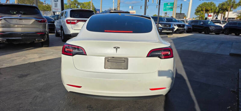 2021 Tesla Model 3 Standard Range Plus