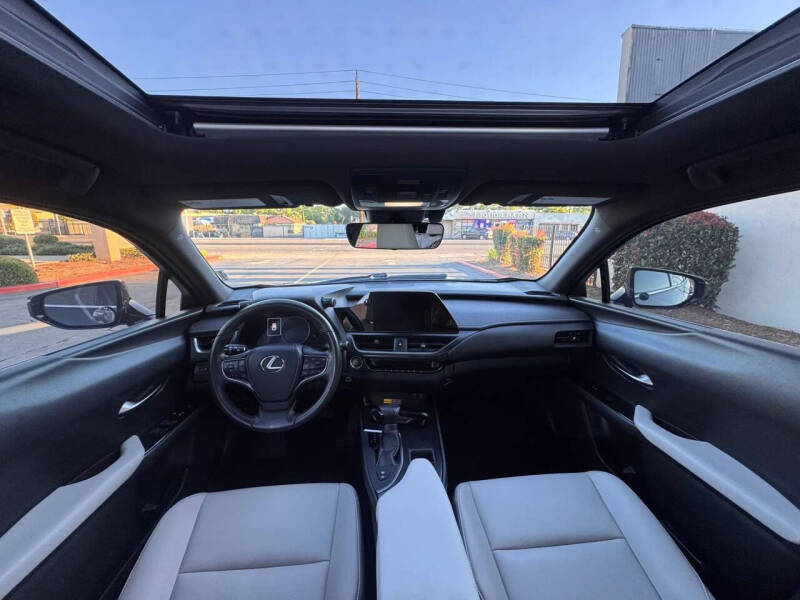 2023 Lexus UX 250h