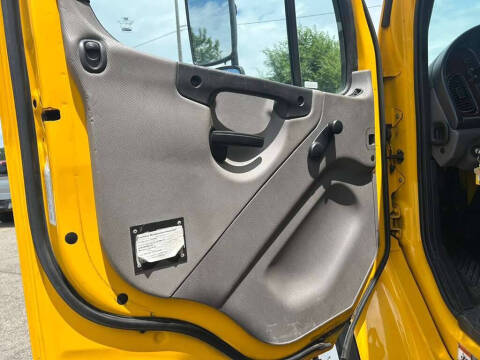 2020 Freightliner M2 106