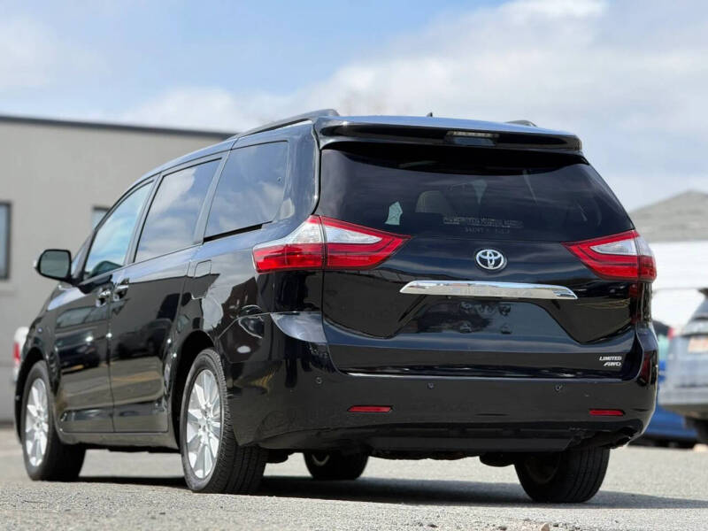 2015 Toyota Sienna