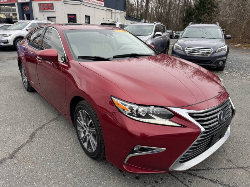 2018 Lexus ES 300h's photo