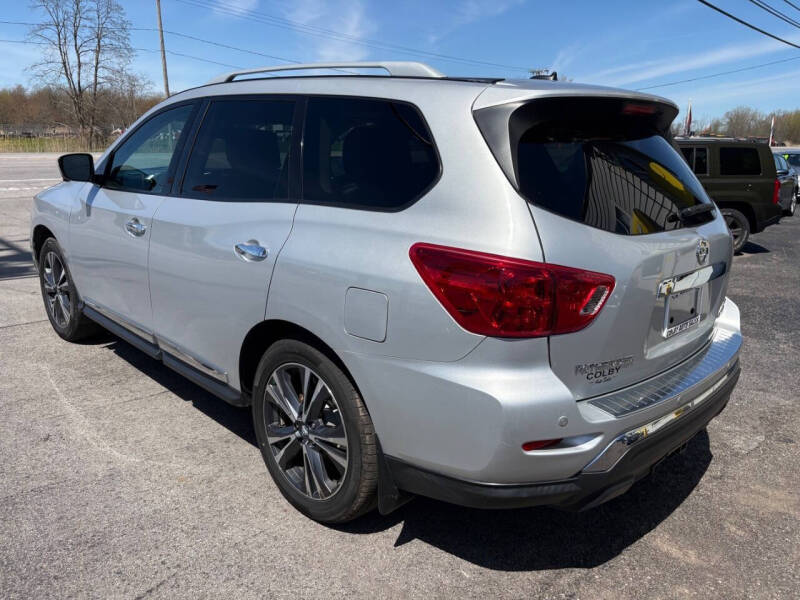 2017 Nissan Pathfinder Platinum