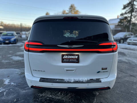 2022 Chrysler Pacifica Hybrid Touring L