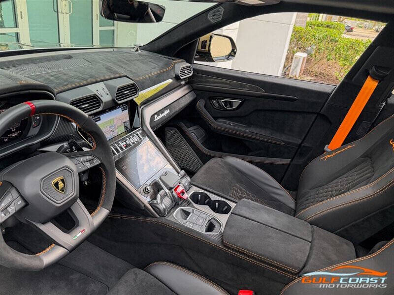 2024 Lamborghini Urus Performante