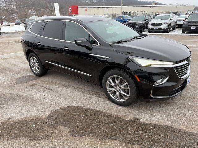 2022 Buick Enclave Essence