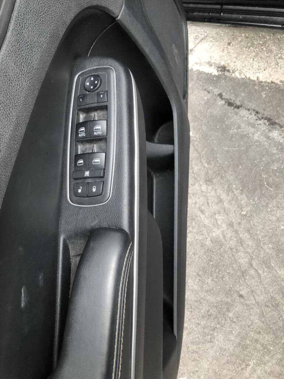 2019 CHRYSLER 300 Sedan - $18,500