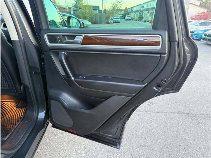 2015 Volkswagen Touareg TDI Lux