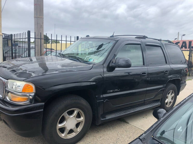 2005 GMC Yukon for sale at Debo Bros Auto Sales in Philadelphia PA