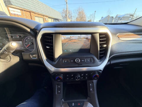2017 GMC Acadia SLE-2