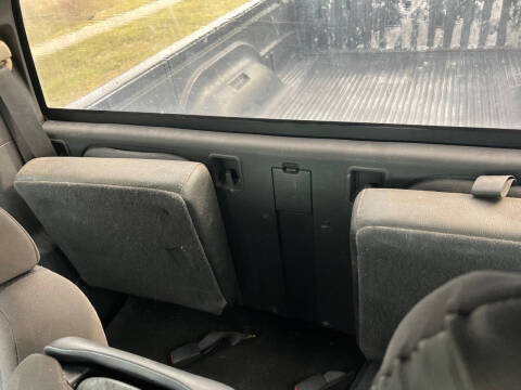 2008 Mitsubishi Raider LS